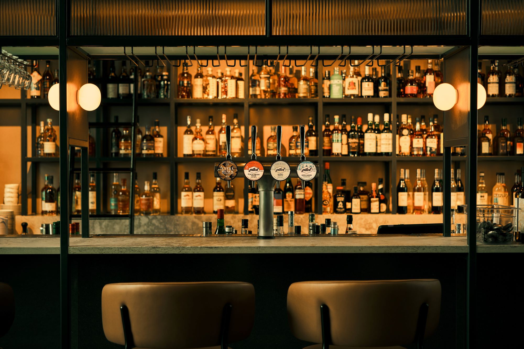 Port of Leith Distillery bar
